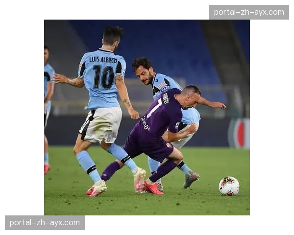 比利亚雷亚尔4-1大胜格拉纳达，杰拉德-莫雷诺梅开二度